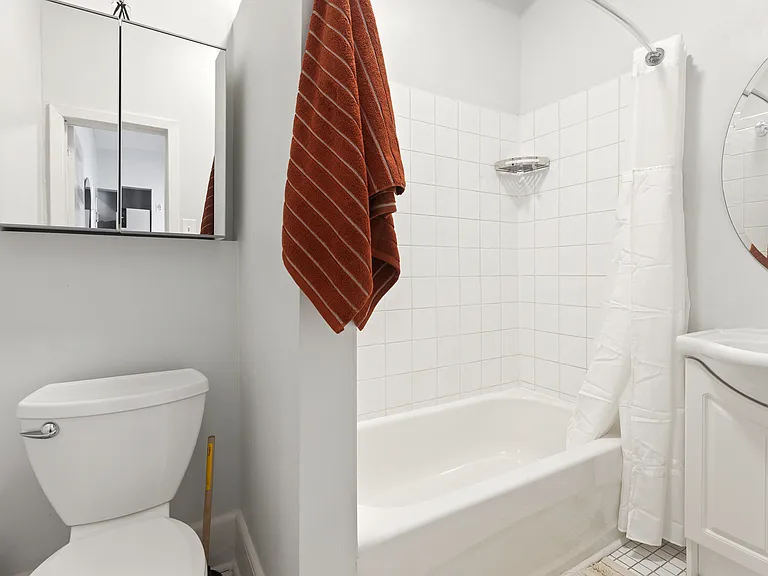 360 Friel St — Photo 9