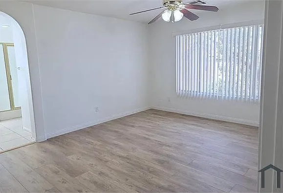 1022 Lone Pine River Ave — Photo 10