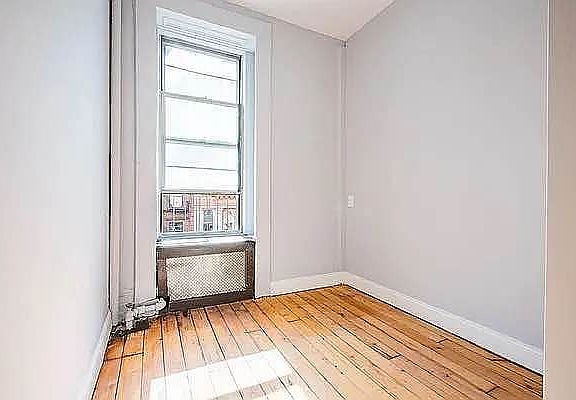 5th image of 13 Saint Marks Pl APT 10F