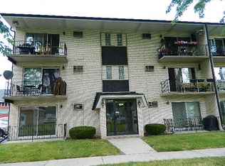 7102 W 107th St APT 1A, Worth, IL 60482