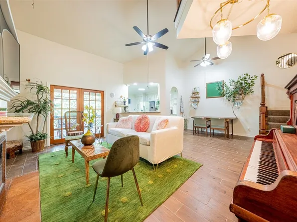 9400 Doliver Dr APT 36, Houston, TX 77063