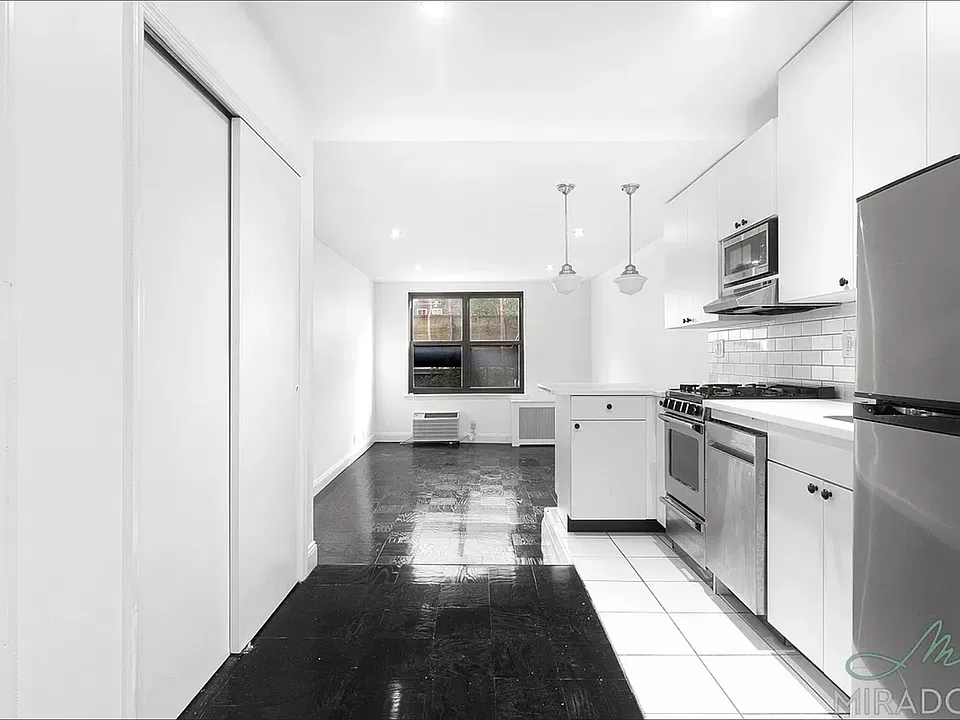 255 W 14th St #2E