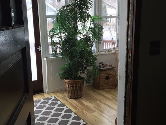 4th image of 2538 13th Ave E.