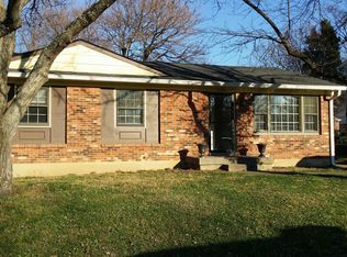 2001 Meadowgate Ln, Louisville, KY 40223