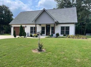 1096 Rain Tree Dr, Tuscumbia, AL 35674