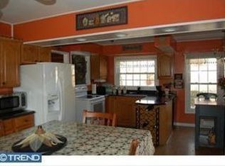 29 Tinder Rd, Levittown, PA 19056