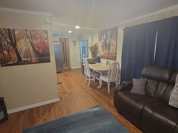 4th image of 807 Beechwood Ave