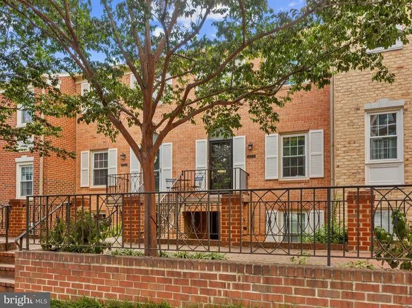 3275 Sutton Pl NW APT B, Washington, DC 20016