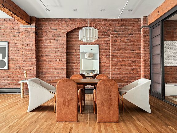 2nd image of 165 Duane St #3D