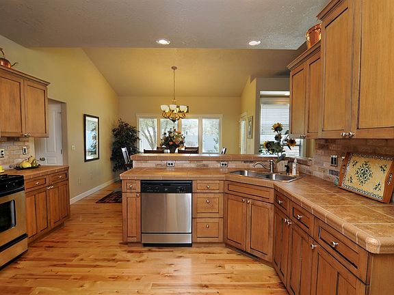 5th image of 599 W Kodiak Dr