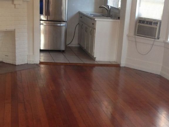 2nd image of 310 Cerritos Ave