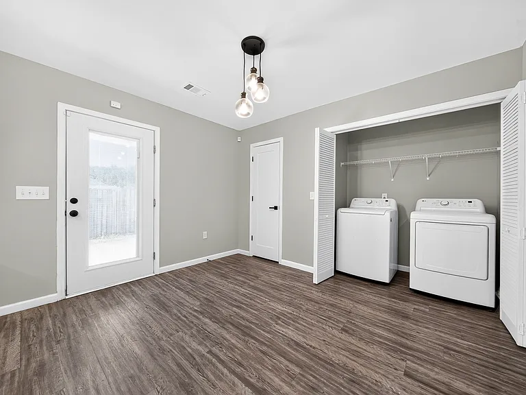 213 Rie Ct — Photo 11