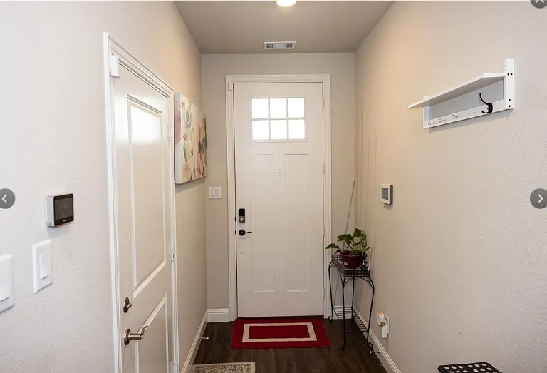 609 Laurel Ln — Photo 8