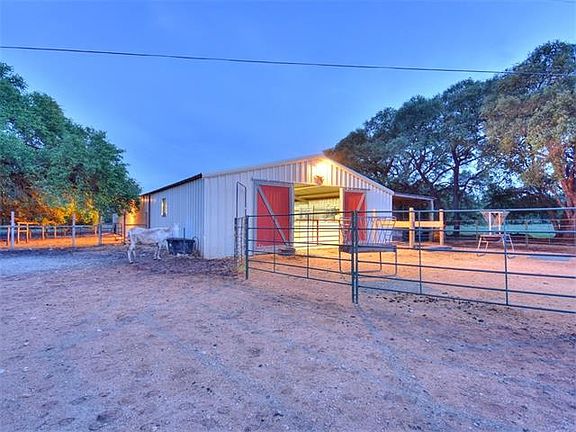 5th image of 800 Allison Ln