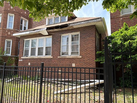2nd image of 8006 S Marshfield Ave