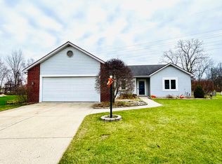 9002 Wallen Ln, Fort Wayne, IN 46825