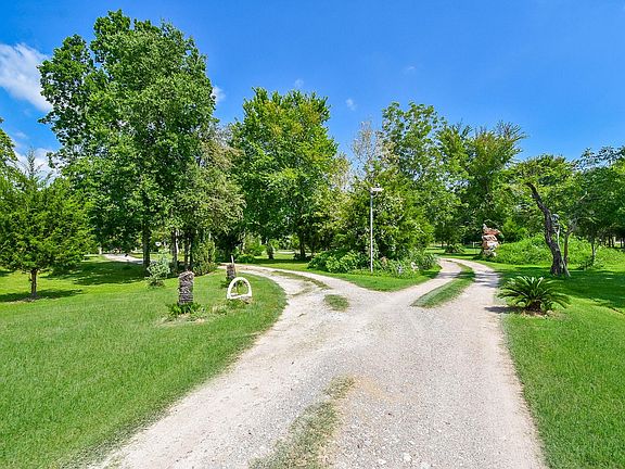 2nd image of 39551 Donigan Rd