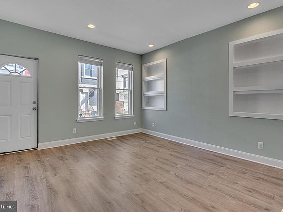 4th image of 1912 Fontain St