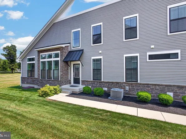 9 Umbrell Dr, Eagleville, PA 19403