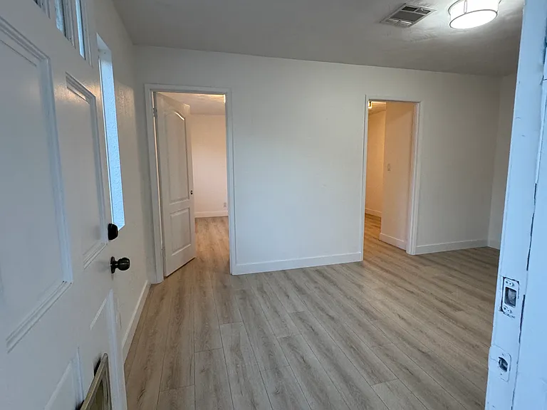 528 N Placentia Ave — Photo 27