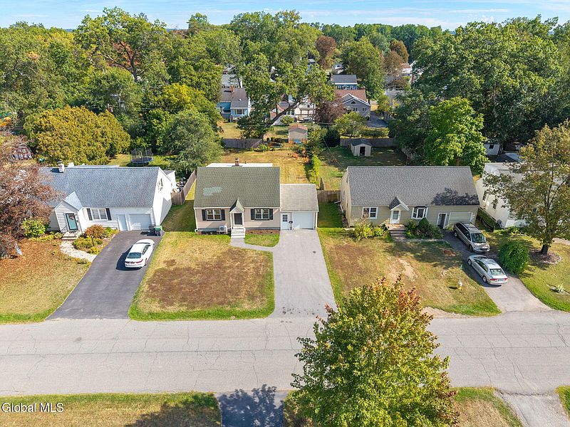 4th image of 35 Virginia Boulevard