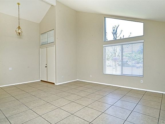 2nd image of 1366 Lindsey Ct