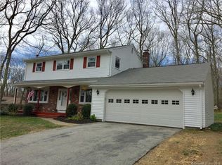 25 Legendary Rd, East Lyme, CT 06333