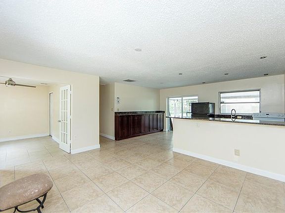 4th image of 5108 Oak Hill Dr