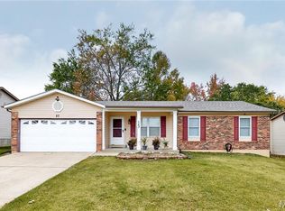 27 Sunny Hill Blvd, Saint Peters, MO 63376