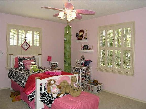 5th image of 4057 Shady Valley Dr