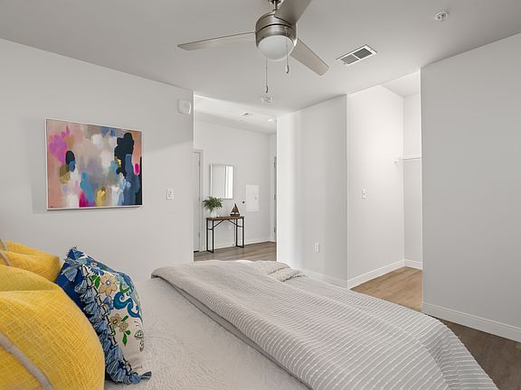 3rd image of 4420 Norfolk Ave #8