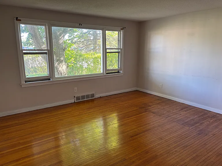 362 Center Rd — Photo 5