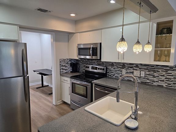 5th image of 8415 E Fredericksburg Rd #404