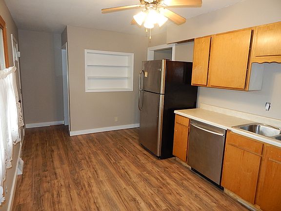 5th image of 64 Trenton Ave