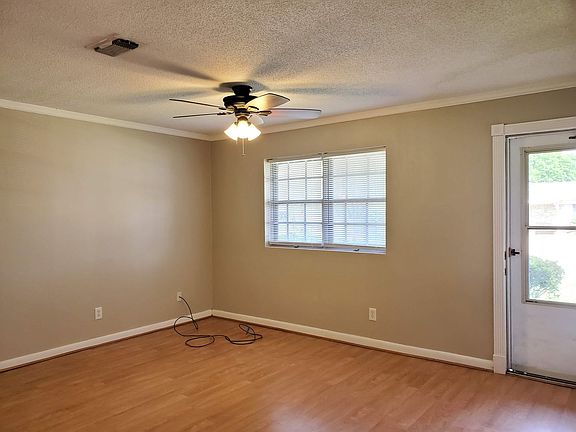 4th image of 3123 Bragg St