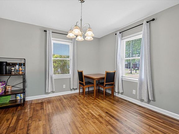 5th image of 111 Harvey Ave
