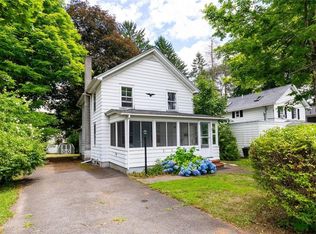 39 Thompson St, Red Hook, NY 12571