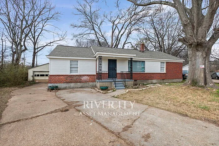3 bed, 2.0 bath, 1732 sqft, $1,395 — Photo 2