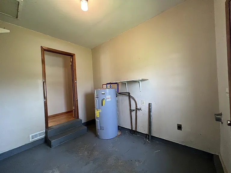 207 N Mulberry St — Photo 16