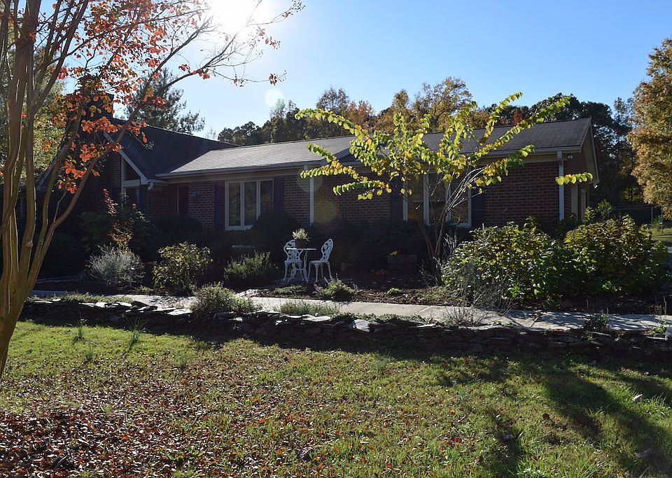 1st image of 4906 Shady Maple Dr