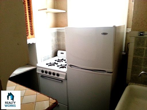 4th image of 904 S 17th St APT A4