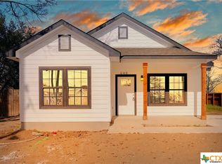 648 W Austin St, Luling, TX 78648