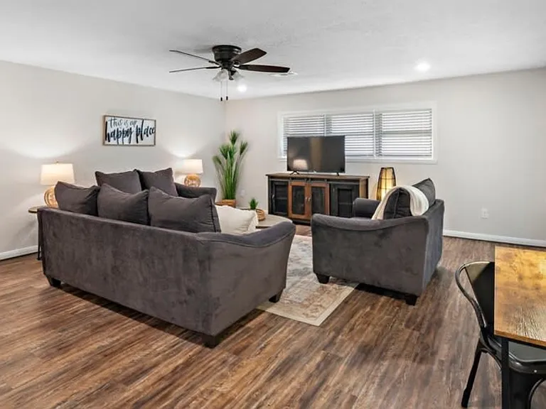 1302 Meadow Lark St — Photo 28