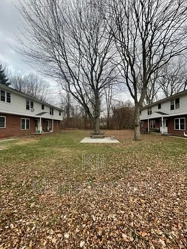 2900 W Dean Rd Photo 1