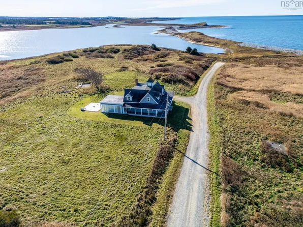 171 Cranberry Head Rd, Yarmouth, NS B5A 5H3