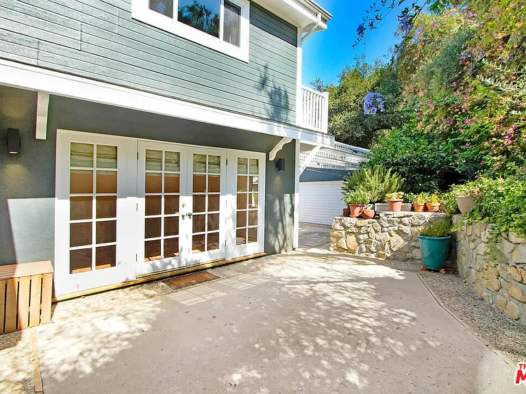2401 Olive Ave — Photo 38