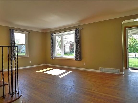 2nd image of 309 E 280th St