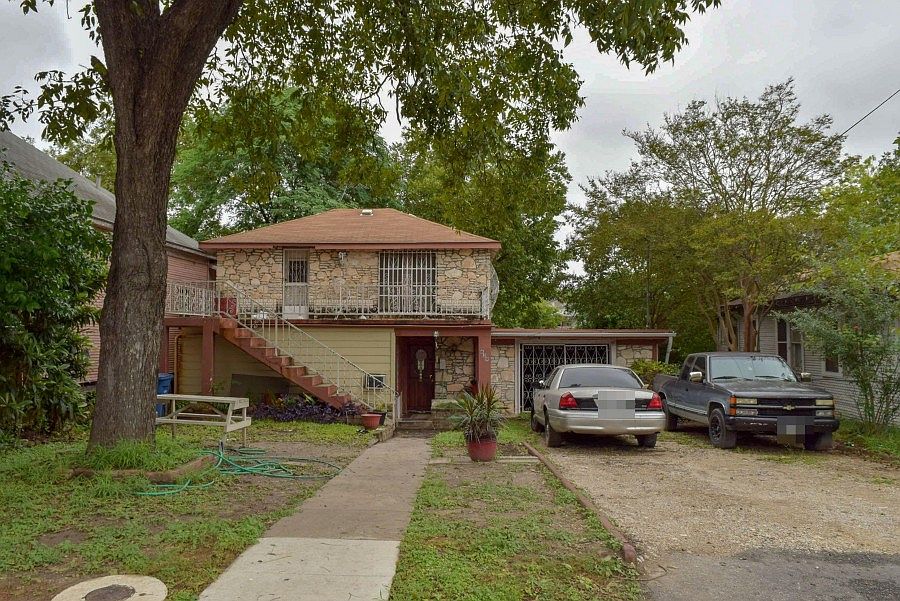 1st image of 639 W Theo Ave