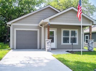 720 S Funston St, Ottawa, KS 66067