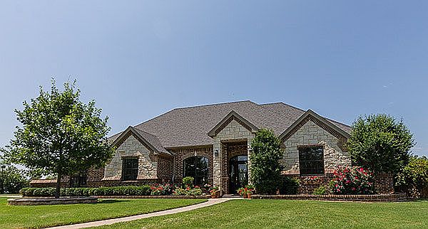 1st image of 124 Bob White Cir